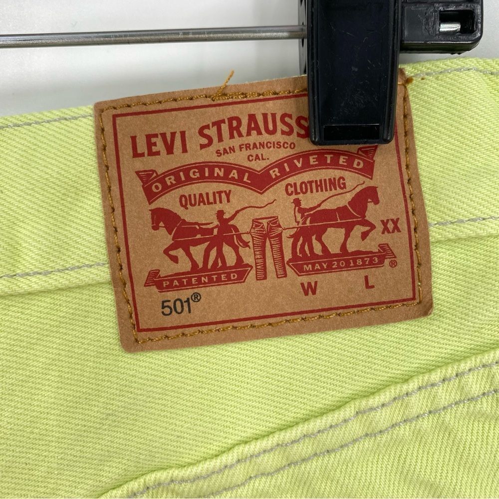 Levi Strauss Women’s 501 Light Green Raw Hem Denim Jean Shorts W30 - Picture 3 of 4